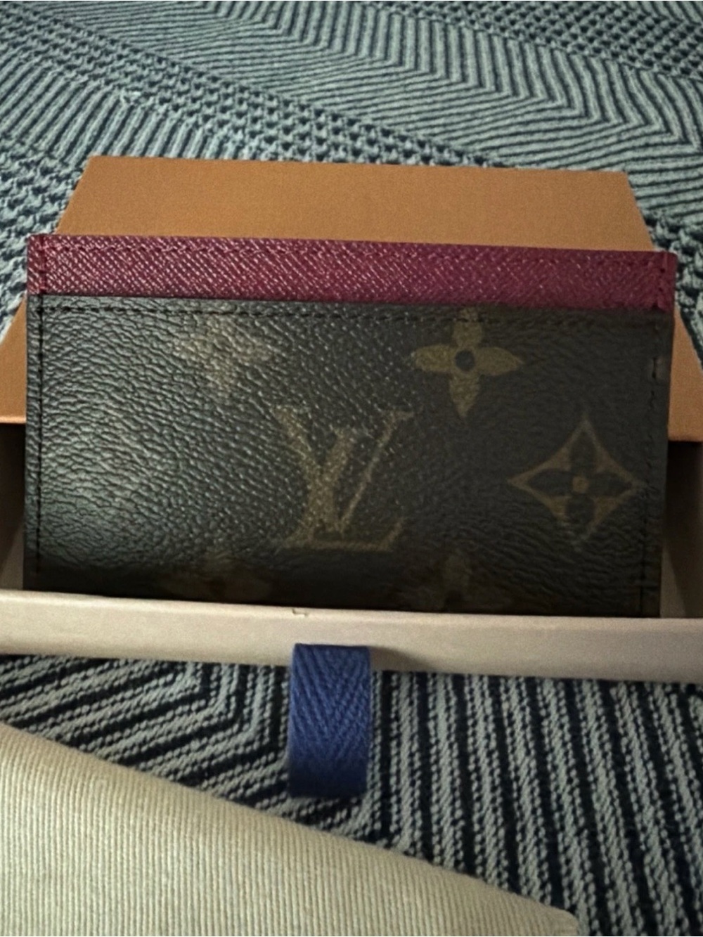 Louis Vuitton Monogram Canvas Card Holder with Burgundy Trim - Picture 2 of 5